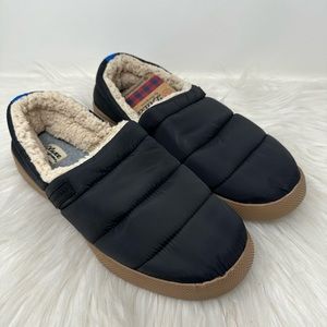 Target Mens DLuxe Slippers